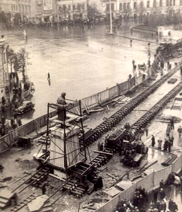 Перенос памятника А. С. Пушкину.