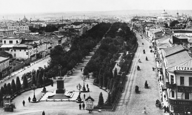 Первоначальное расположение памятника А. С. Пушкину в начале Тверского бульвара.