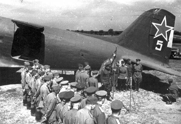 Знамя Победы перед отправкой в Москву