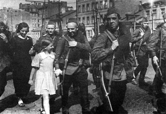 Проводы бойцов ленинградского народного ополчения на фронт. 10 июля 1941 г.