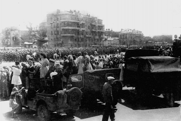 Москва, Кудринская площадь. Марш пленных немцев по Москве