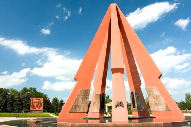 Мемориальный комплекс «Вечность» в Кишинёве в честь освобождения Молдавии