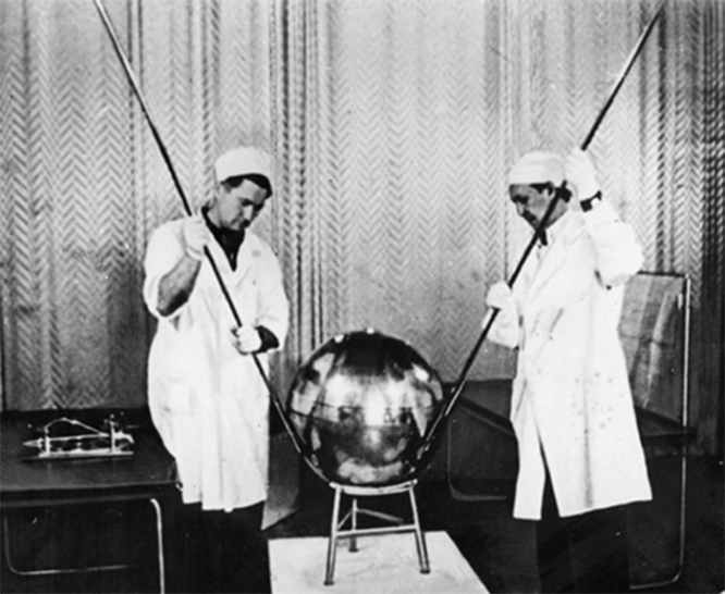 Простейший спутник первый. Процесс сборки.