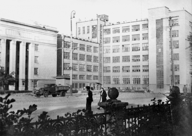 Радиодом и Дом связи в Куйбышеве в годы Великой Отечественной войны.