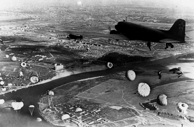 Высадка десанта, 11 ноября 1944 г. Фото Михаил Трахман.