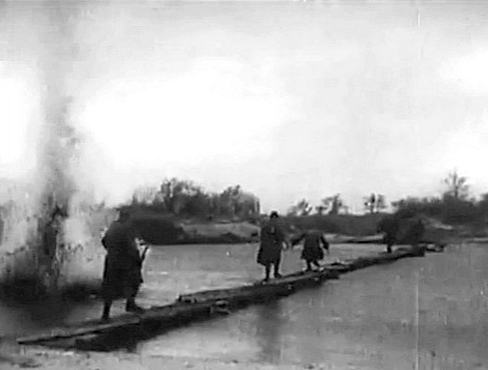 Советские воины во время боя за освобождение г. Гомеля, ноябрь 1943 г.