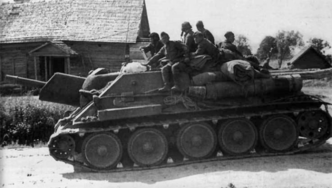 СУ-122 одного из первых самоходно-артиллерийских полков. Волховский фронт, 1943 г.