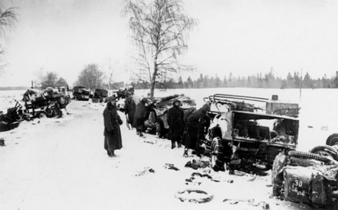 Разбитая вражеская техника в районе г. Клин.