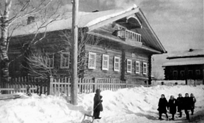 Дом, где родился И. С. Конев. Село Лодейно Вологодской губернии.