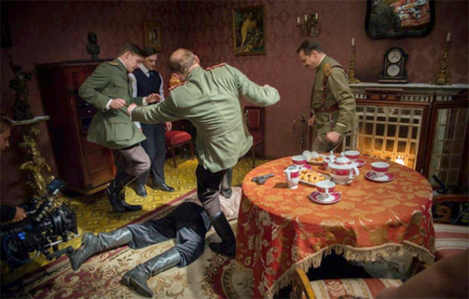 Фото со съемок сериала «Распутин». Момент убийства Распутина.