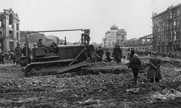 Восстановление города. 1944 г.