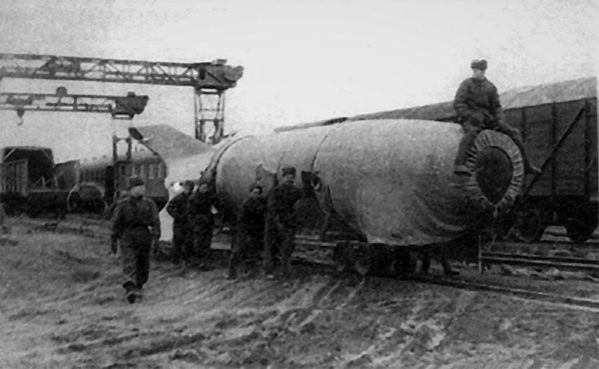 Транспортировка опытной ракеты Р-1