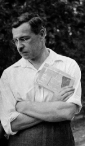 Ст. преподаватель кафедры тактики в военной Академии им. Дзержинского комбриг Л.А.Говоров. Москва, 1939 г.