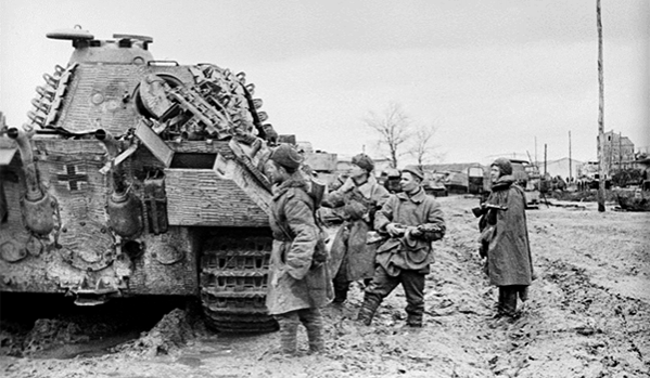 2-й Украинский фронт. Корсунь-Шевченковская операция. После боя. 1944 год. Фото: Израиль Озерский