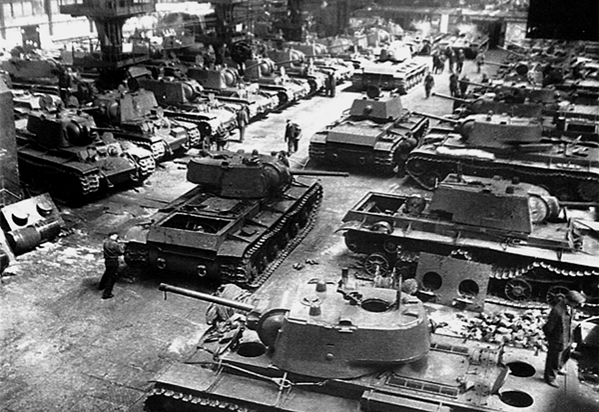 Сборочный цех танков КВ-1 челябинского Кировского завода