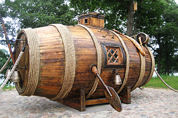 Памятник первой подлодки в России, которую придумали во времена Петра I в 1724 году