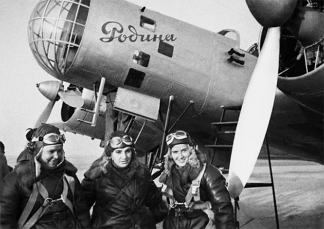 Полина Осипенко, Валентина Гризодубова и Марина Раскова