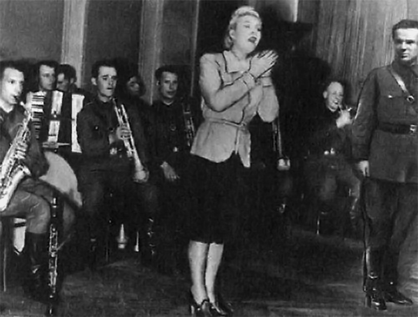 Клавдия Шульженко. Ленинградский фронт. 1941 г.