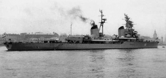 Крейсер «Киров» на Неве, 1969 г.