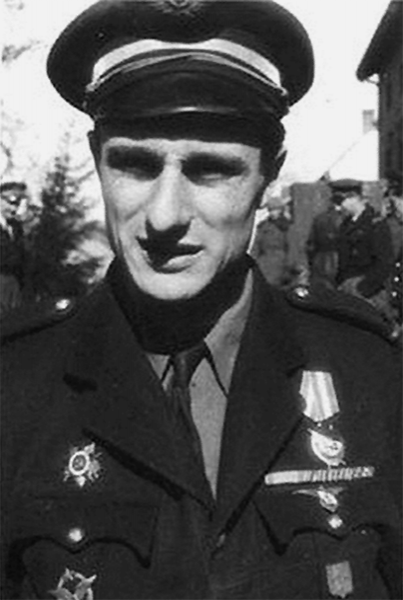 Французский летчик Жак Андре