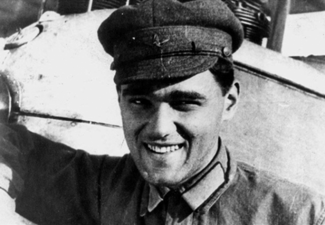 А. С. Яковлев у самолета АИР-1 после успешных испытаний, 1927 г.