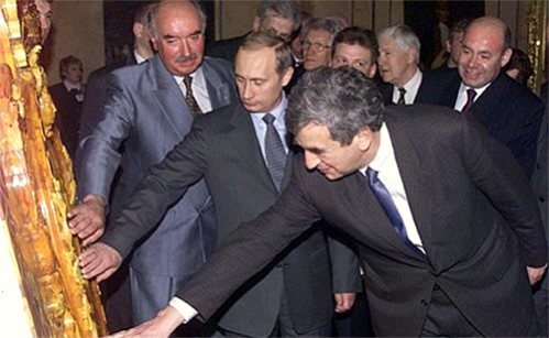 Владимир Путин на церемонии передачи Германией фрагментов интерьера Янтарной комнаты