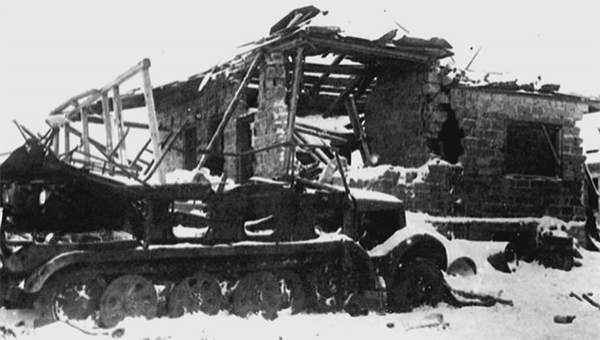 Подбитый немецкий тягач в Рогоженском поселке
