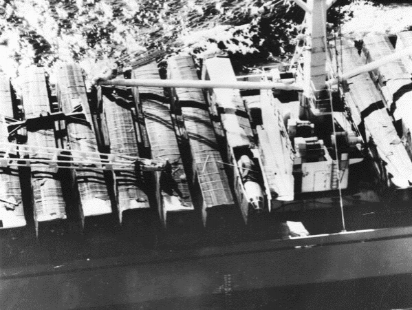 Советский корабль вывозит ракеты с Кубы