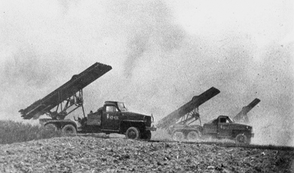 Советские реактивные минометы БМ-13 «Катюша» под Белградом. Октябрь 1944 г.