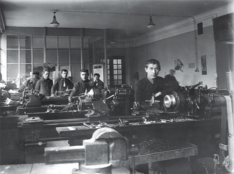 Ударнику Грачеву И.И. к четырнадцатой годовщине Октября.