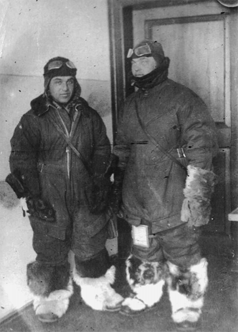 Его летное мастерство, мужество, чувство товарищества вырабатывались задолго до войны.