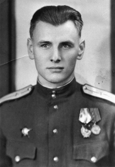 Тытюченко А. М. с боевыми наградами.