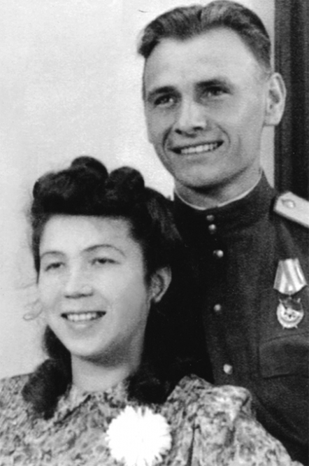 Тытюченко Андрей и Валентина молодые и счастливые.