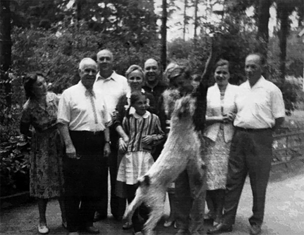 Г. К. Жуков на даче у П. Ф. Озерова (снимает А. В. Сухомлин)