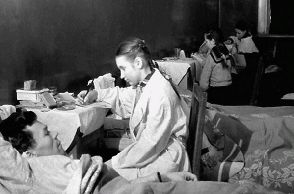 В период лечения в госпитале Анна Матвеевна помогала тяжело больным