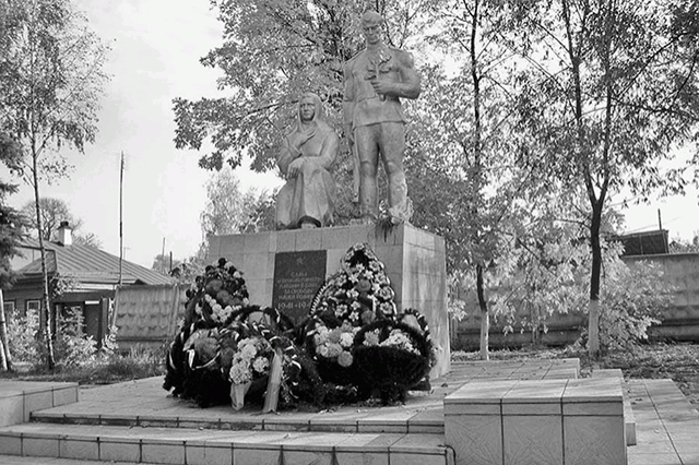 Обелиск «Скорбящей матери», город Покров Петушинского района Владимирской области